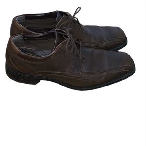 Dockers men’s brown lace up leather dress shoes size 11.5